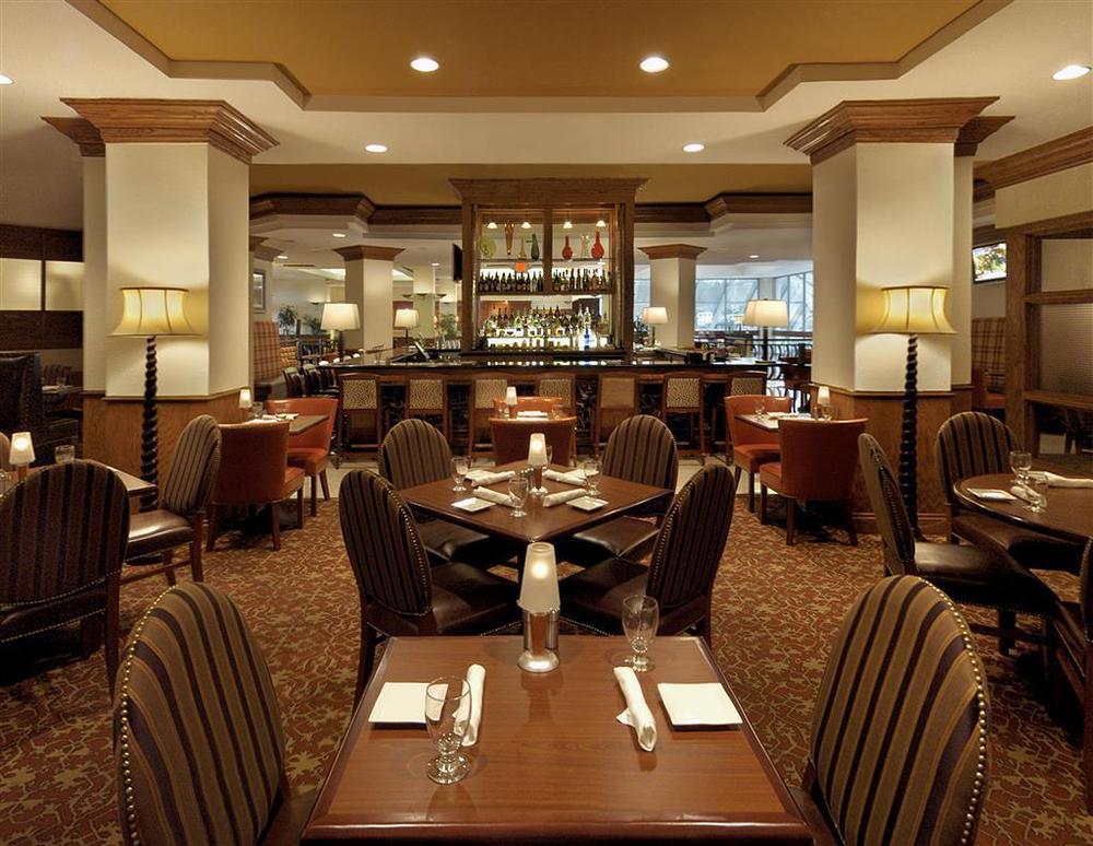 Sheraton Detroit Novi Restaurant bilde